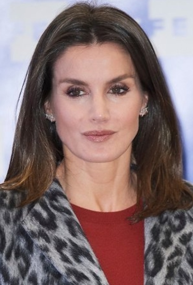 الملكة ليتيزيا أيقونة حقيقية للموضة