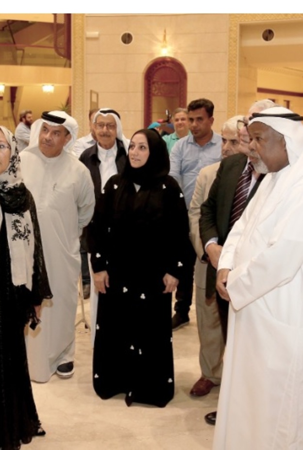 إحدى المنحوتات من المعرض