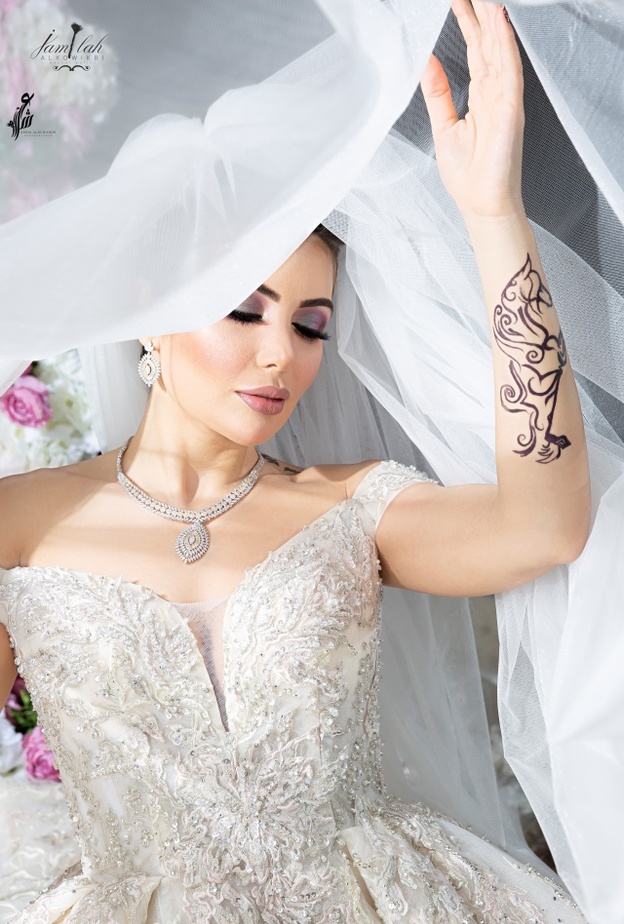 لقطات متنوعة للعروس من المصورة عائشه الكويكبي