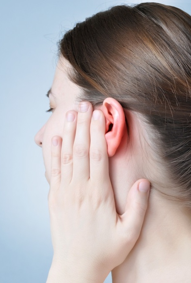 اعراض التهاب الاذن الوسطى المصلي