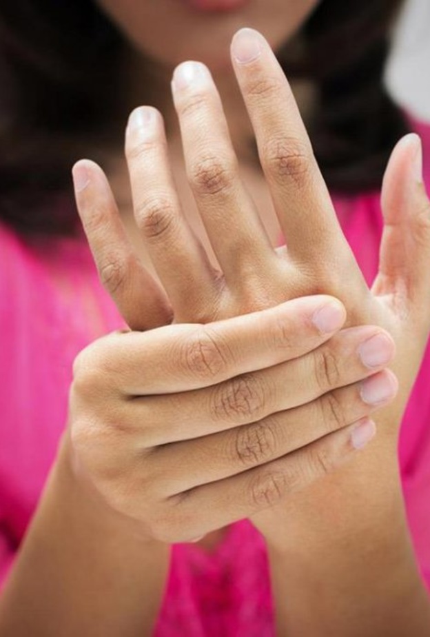 التهاب أوتار اليد يسبب ألم شديد