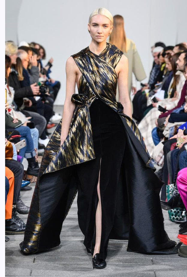 فستان اسود قصير من رالف اند روسو