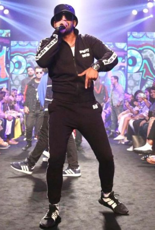 رانفير سينغ فاجئ الجميع بالقفز