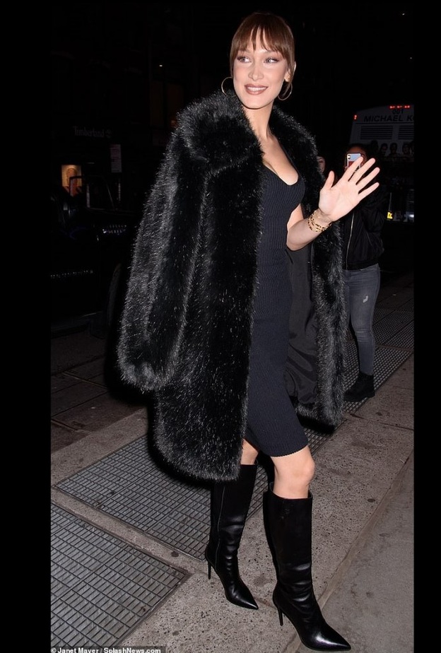 إطلالة عارضة الأزياء بيلا حديد الأخيرة في مدينة نيو يورك