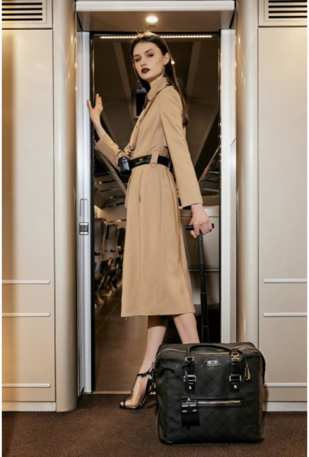 اليزابيتا فرانكي تُطلق مجموعة جديدة من الحقائب لعُطلة نهاية الأسبوع