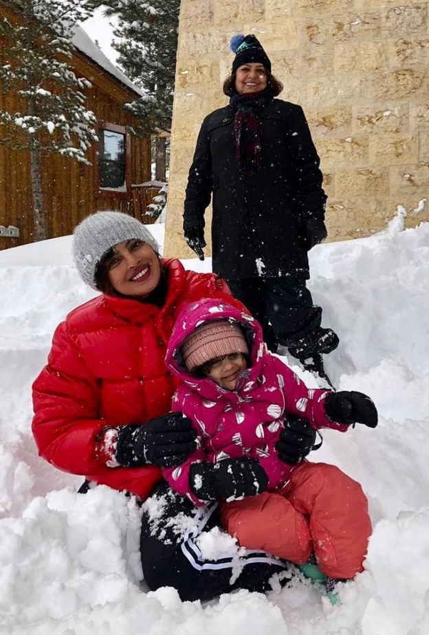 صور من رحلة بريانكا تشوبرا وزوجها إلى كاليفورنيا