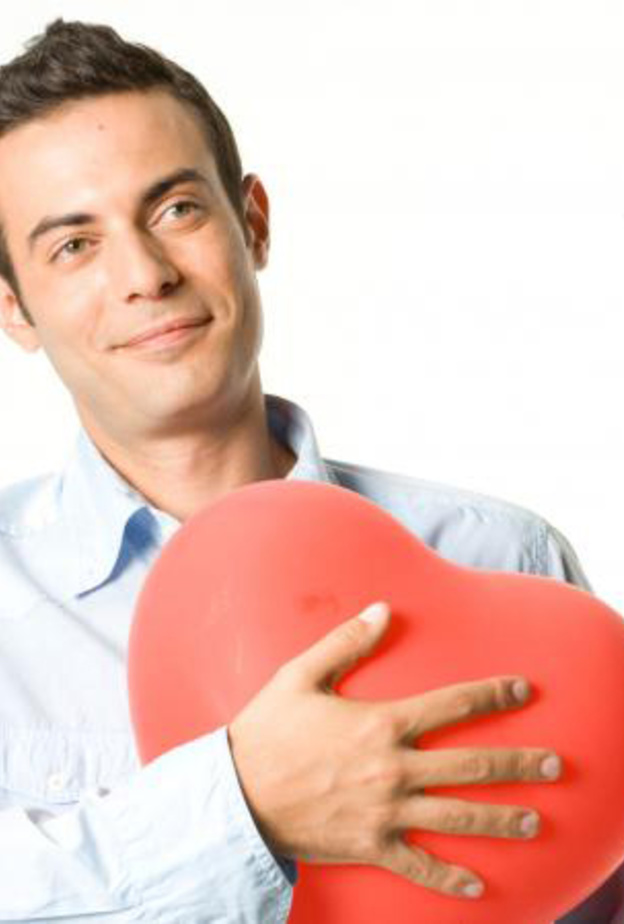 العلاقة مع رجل الدلو ليست سهلة لانه حساس