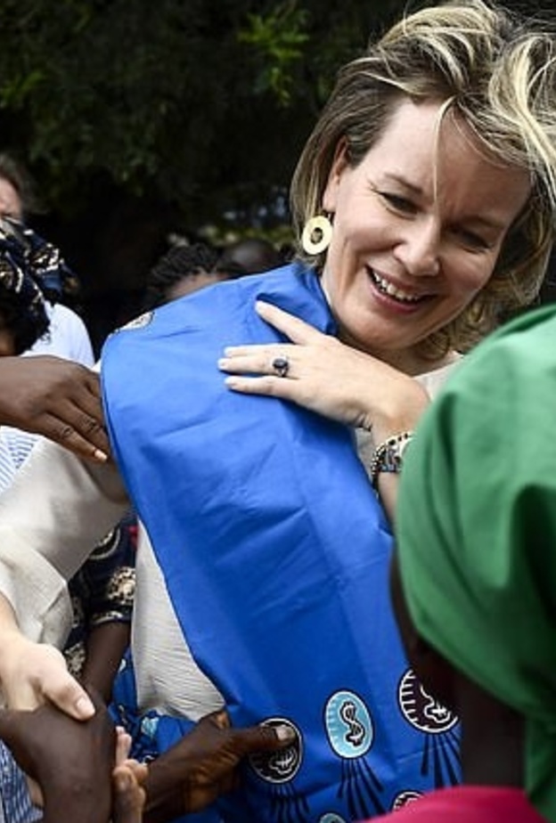 الملكة ماتيلد تظهر بثلاثة إطلالات في يوم واحد