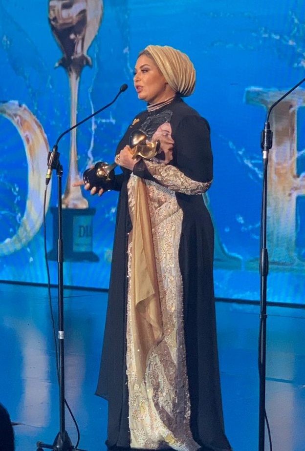 الفنانة صابرين