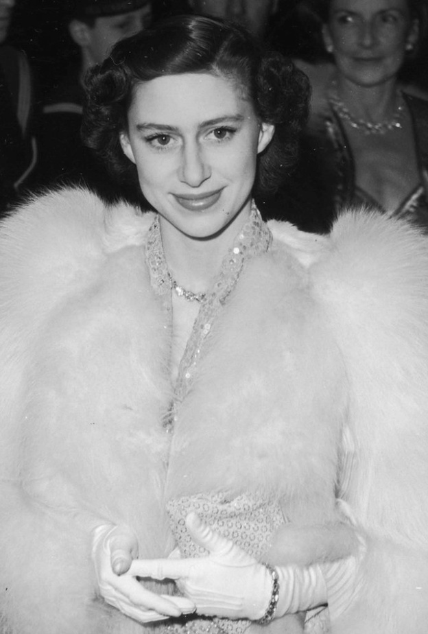 أغرمت الأميرة مارغريت بالكابتن بيتر تاونسند 