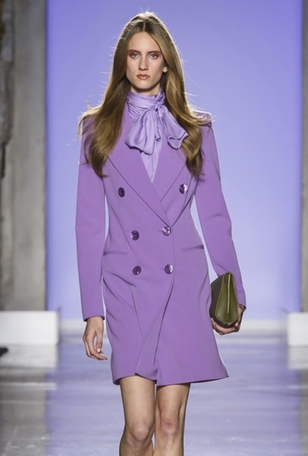  موديلات فساتين سهرة باللون الارجواني الفاتح من ‏Emilia Wickstead