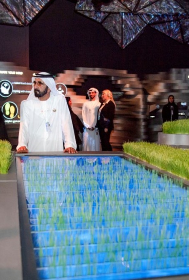 الشيخ محمد بن راشد أثناء الافتتاح 