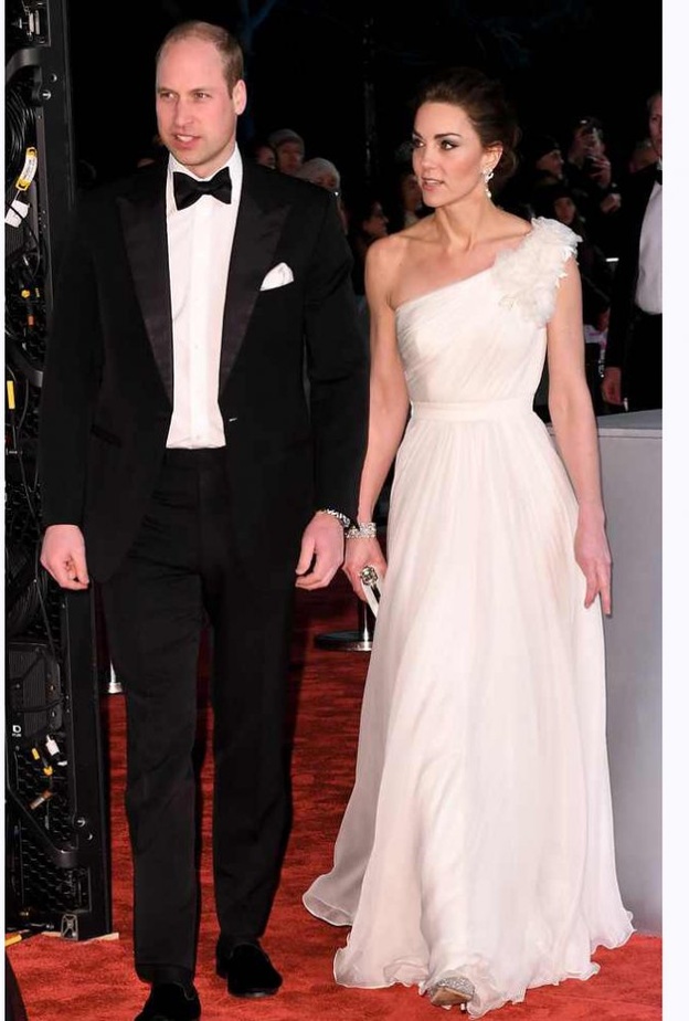 أكملت دوقة كمبريدج اللوك بأقراط ماسية كانت ملكاً للأميرة ديانا