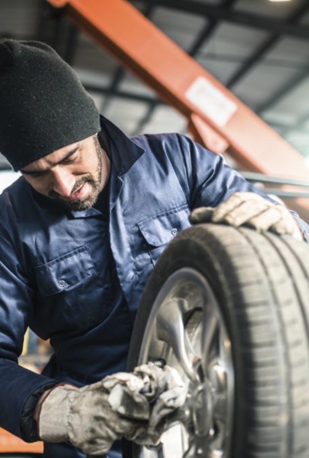 لا يشترط تغيير إطارات السيارات بعد سنوات من استخدامها لطالما تبدو في حالة جيدة