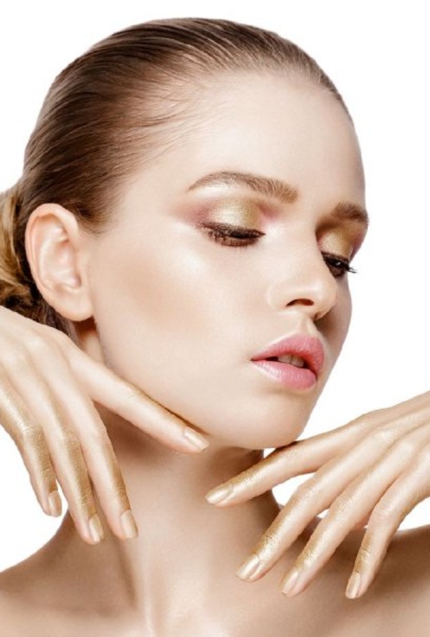  مكياج عروس ناعم باللون الذهبي