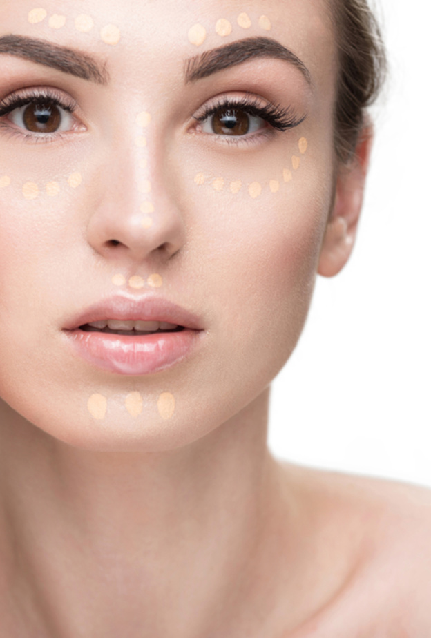 اخففي عيوب بشرتك بالكونسيلر