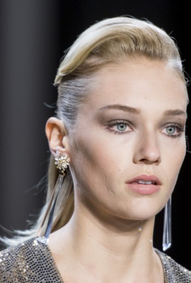 تسريحات شعر السنبلة والويفي بأسلوب Custo Barcelona