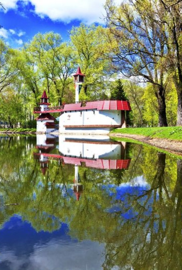 ساحة النصر ليلا