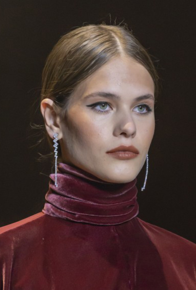  تدرجات أحمر شفاه بنية من Cushnie