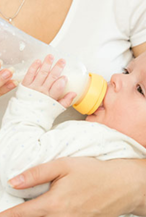 كيفية تنظيم الرضاعة الطبيعية مع الصناعية