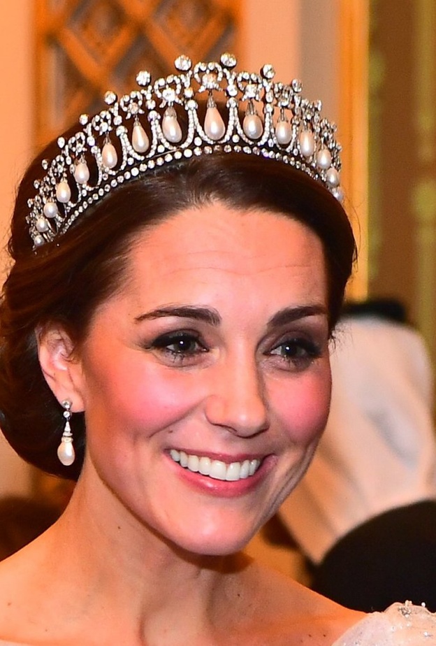 كيت ميدلتون ترتدي تاج الاميرة ديانا 