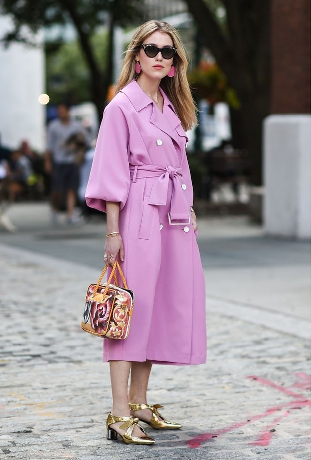 نسقي اللون الزهري بأساليب شبابية وعصرية