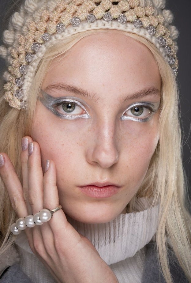 رسمات مكياج بارزة استوحيها من أسبوع لندن