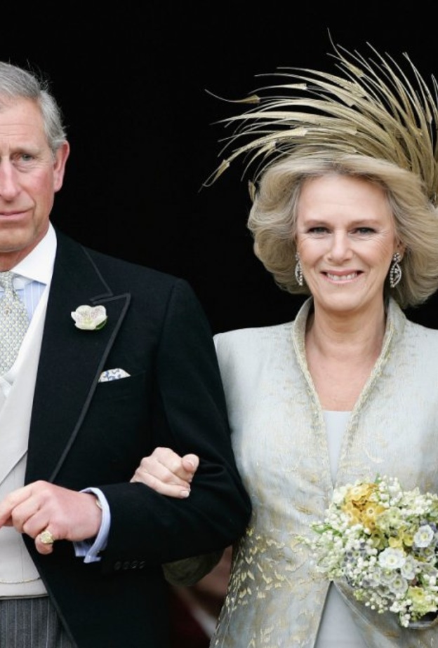 الأمير تشارليز والملكة اليزابيث الثانية