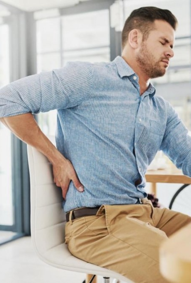 استخدام الثلج على شكل كمادات باردة لعلاج البواسير