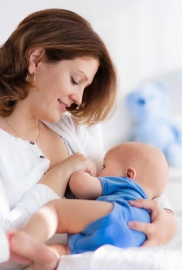 أسباب تسرب حليب الثدي أثناء الرضاعة الطبيعية زكيفية التغلب عليها