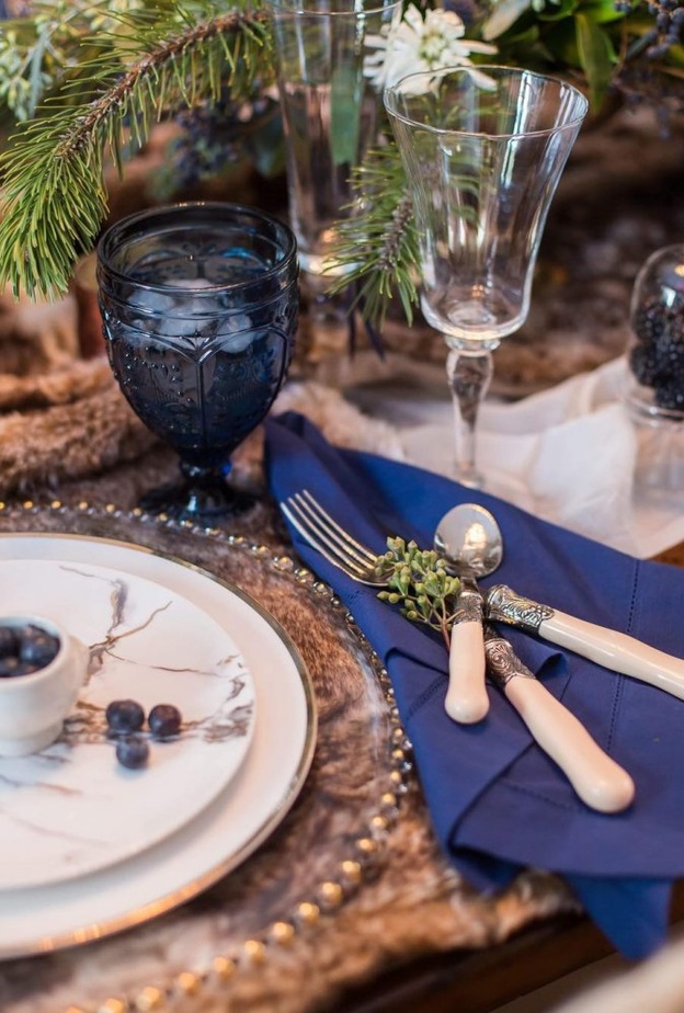 اناقة اللون الازرق الملكي في حفلات الزفاف