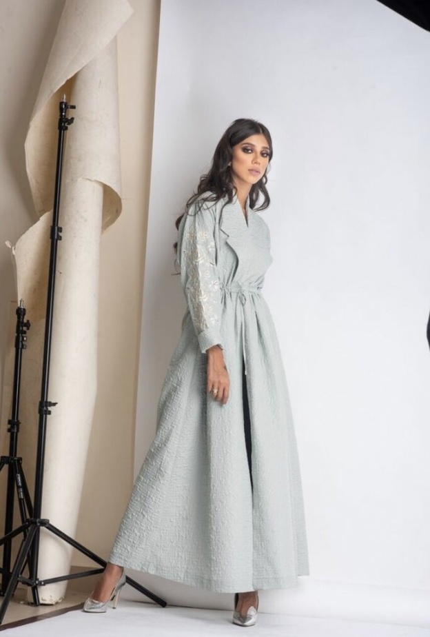 مصممة العبايات السعودية زهرة الصغير لـ "هي": هدفي إظهار الجانب الرقيق للأنثى