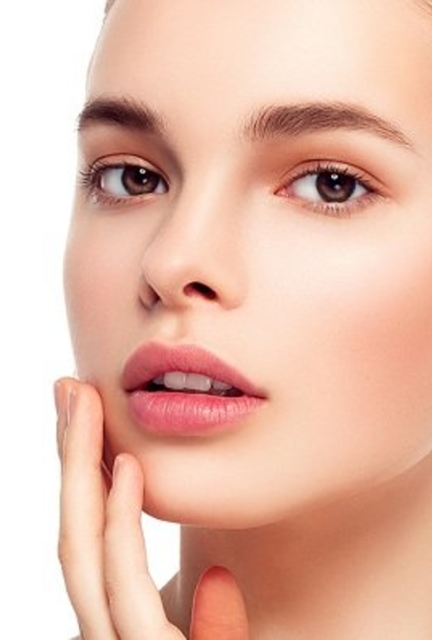 تجاعيد الشفاه لها أسباب كثيرة