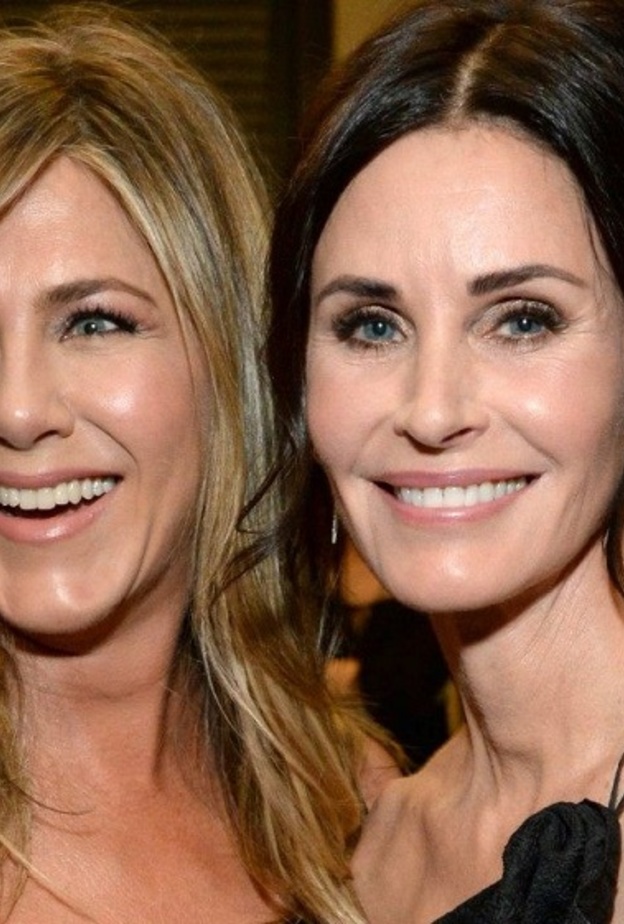 جينيفر أنيستون وكورتني كوكس