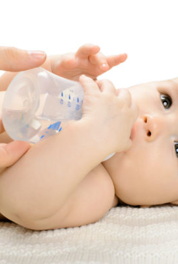 متى تصبح إصابة الرضيع بالجفاف مؤشر خطر