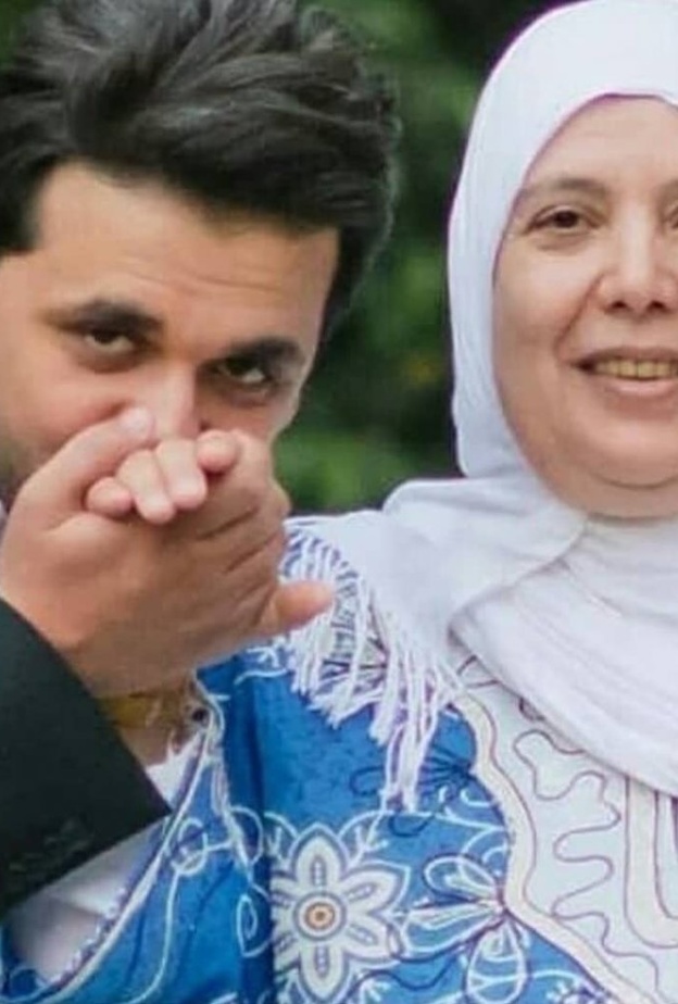 مصطفى خاطر يفجع بوفاة والدته