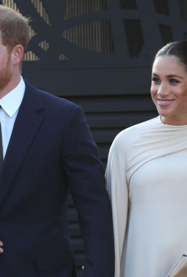  الفريق المرافق للأمير هاري وزوجته مؤلف من 9 أشخاص فقط