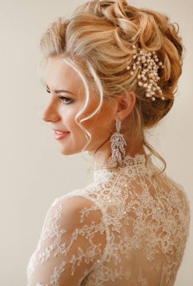  تسريحة الرفع تتربع على عرش الموضة