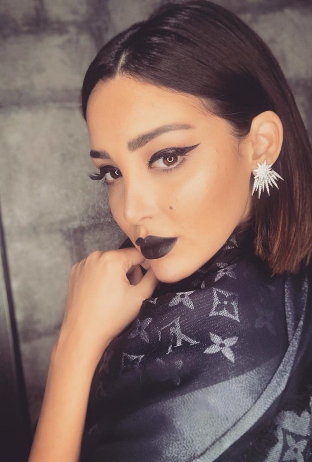 بسمة بوسيل ورسمات مكياج متنوعة