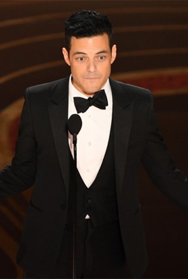 لحظة حصول رامي مالك على الذهب 