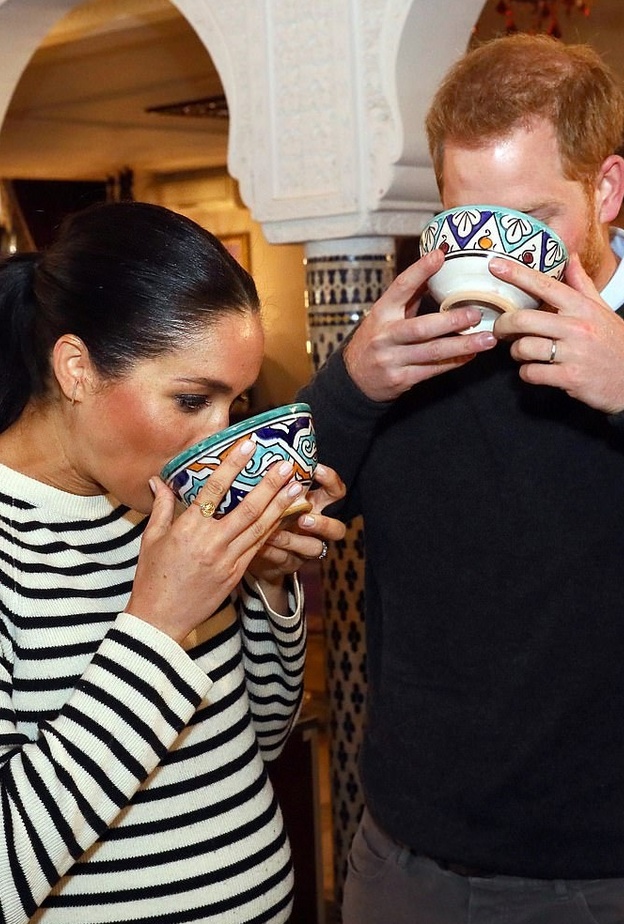 الزوجان تناولا الطعام الذي أعده الشيف والأطفال