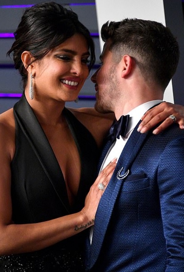 Priyanka Chopra بريانكا تشوبرا وزوجها يسرقان الأضواء في حفل ما بعد الأوسكار