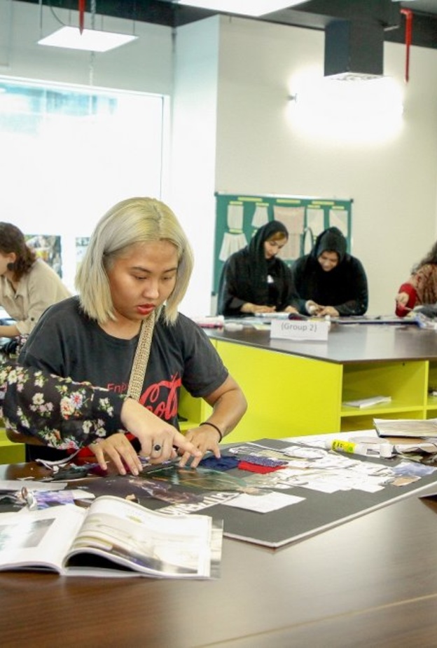 كلية تصميم الأزياء في دبي