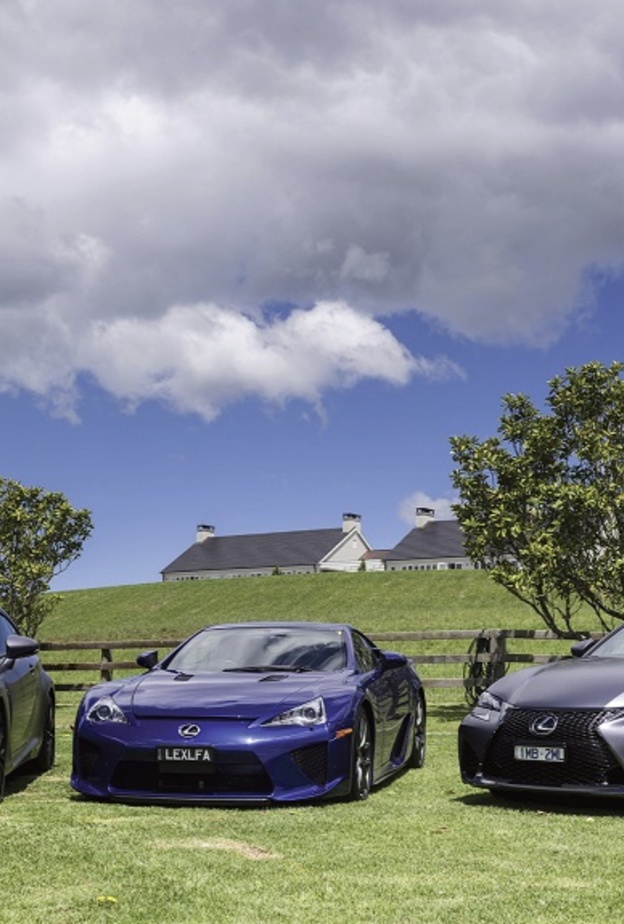 Lexus limited Edition على طرق أستراليا السريعة