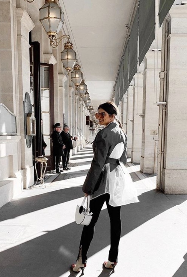  أسماء الملا بإطلالة قوية بمطف بليزر ذو تصميم ملفت ومميز