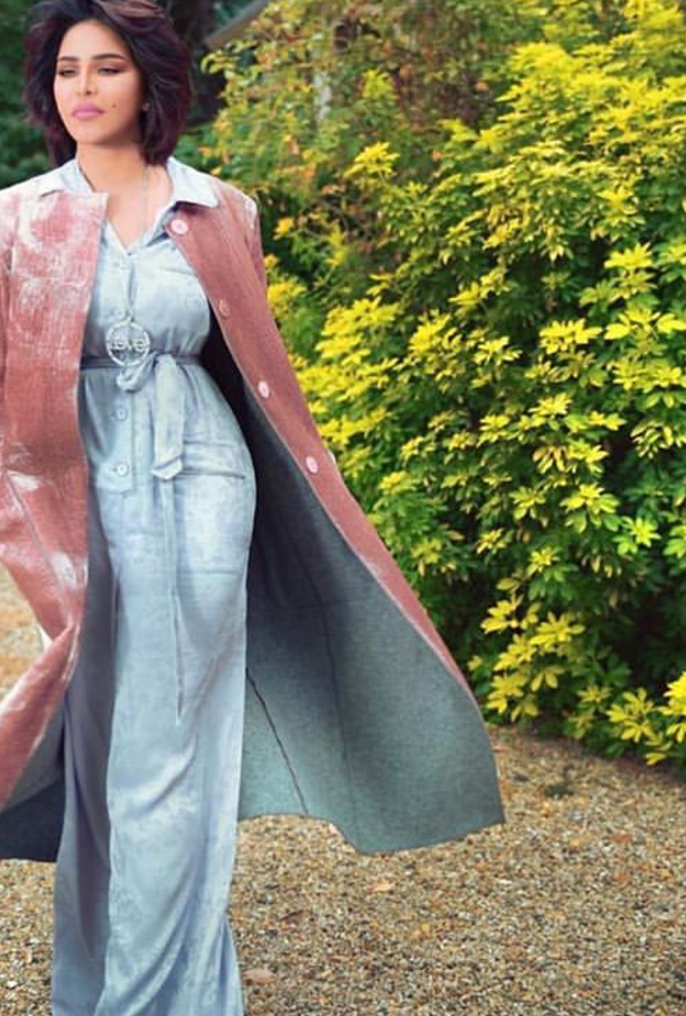 الفنانة أحلام بإطلالة رشيقة وقصة شعر قصيرة قبيل أنباء عن إحياء حفل لها بالسعودية 