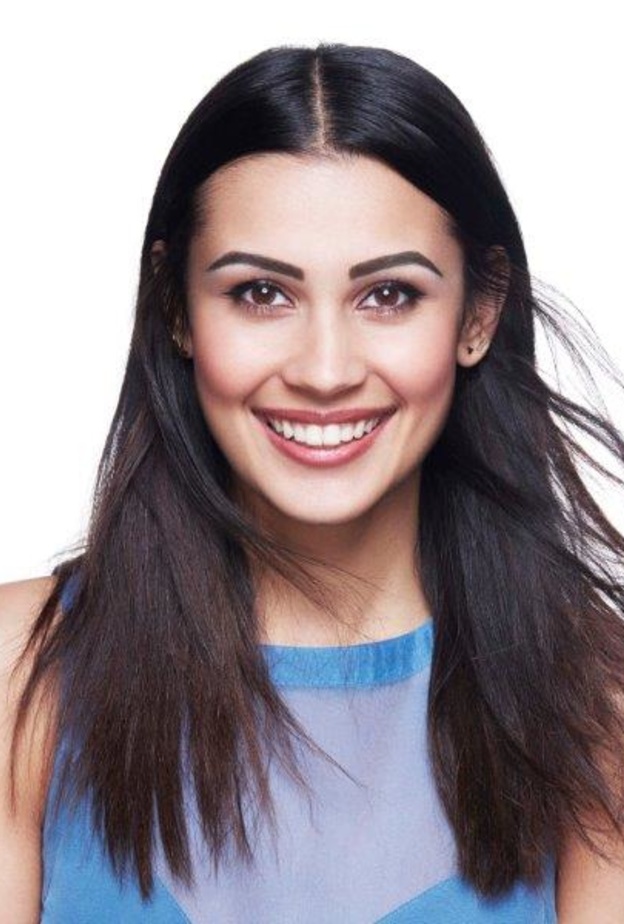 بمناسبة عيدها.. دللي والدتك بعّدة الحواجب من Benefit Cosmetics