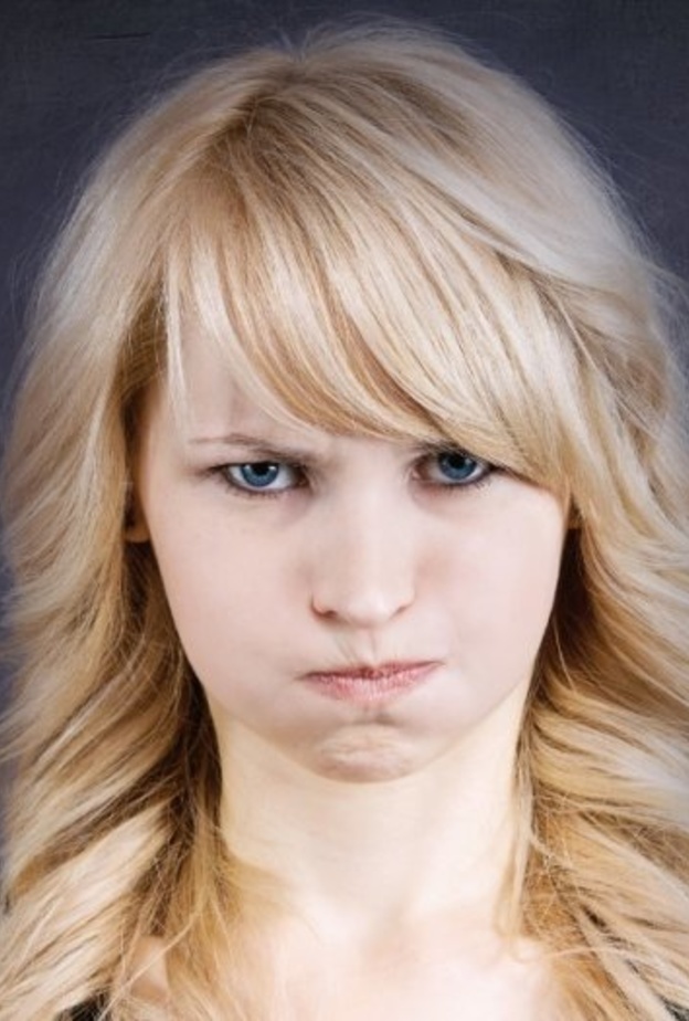 لأنها تنتمي الى برج مائي فغضبها وعصبيتها كموج البحر العارم