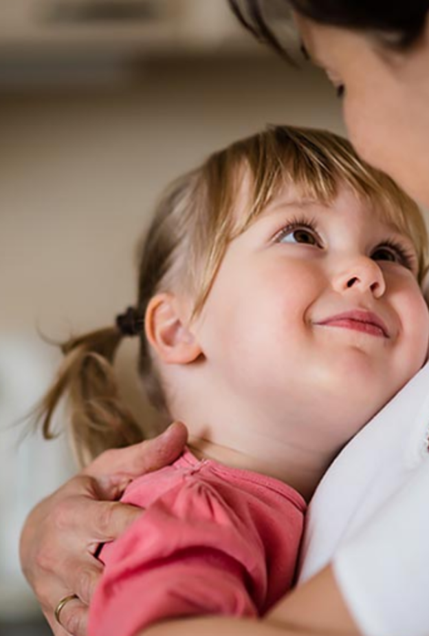 نصائح للتعامل مع الطفل شديد التعلق بأمه 