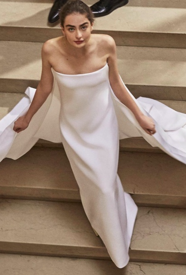  فستان من تصميم carolina herrera